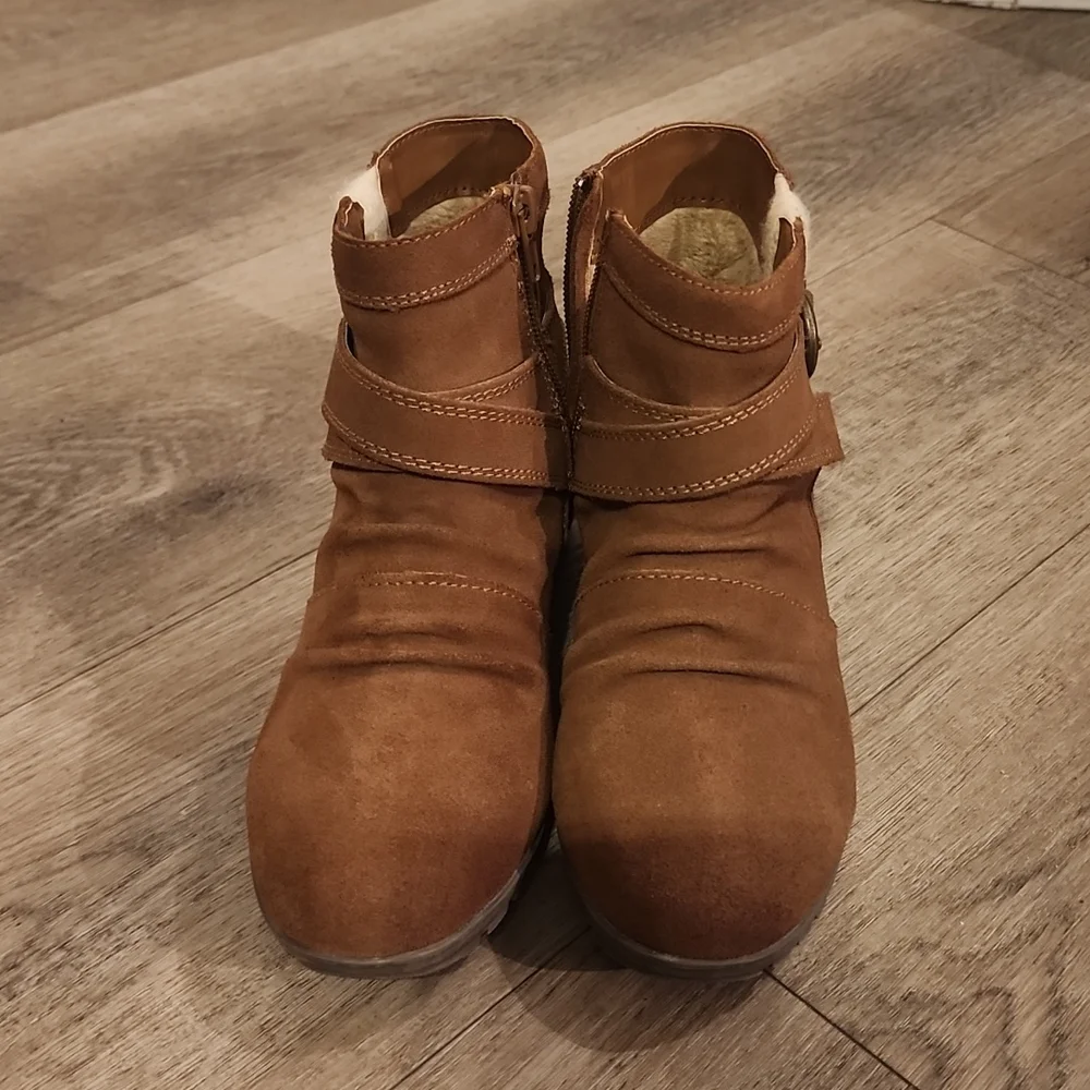 Sporto Women's Melda Waterproof Suede Bootie Size 5.5